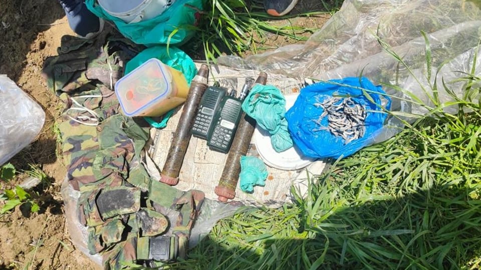 Jammu kashmir news: ied recovered terrorist associate arrested in Pulwama