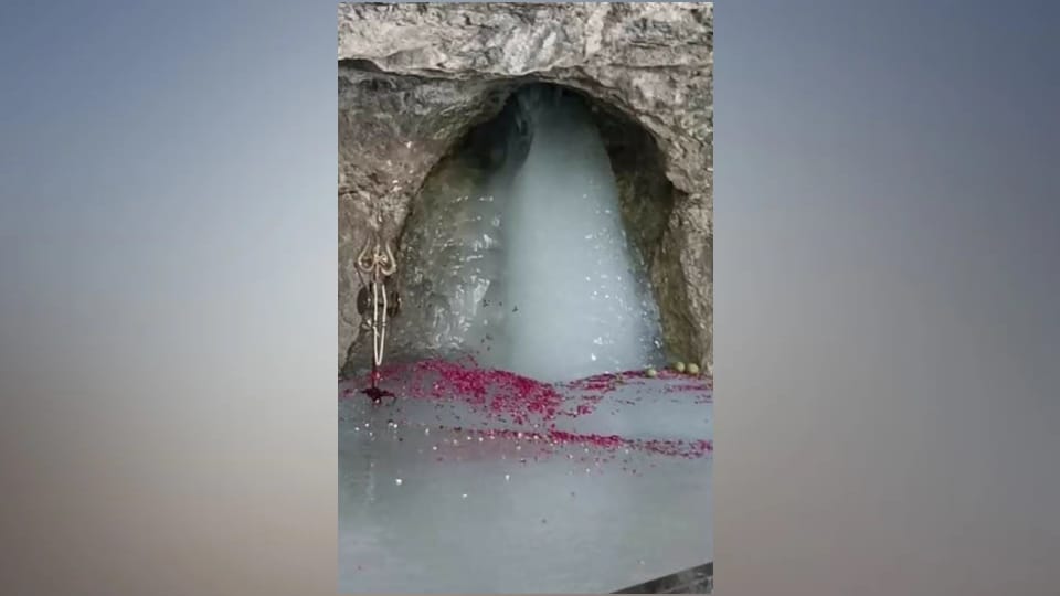 Amarnath Yatra 2023: Baba barfani Him Shivling appeared in holy cave