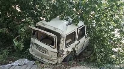 मुजफ्फरपुर में बारात से लौट रही कार 50 फीट खाई में गिरी, एक की मौत तीन घायल