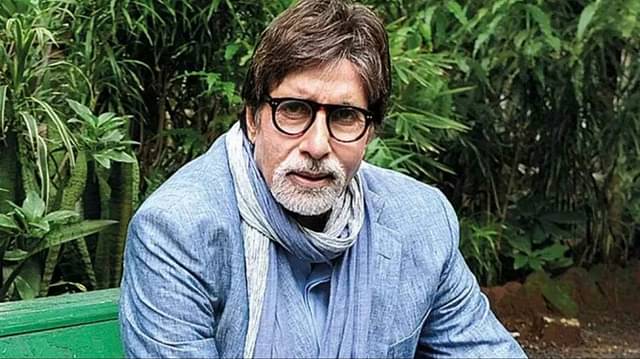 amitabh bachchan emotional after seeing girl selling roses on traffic signal