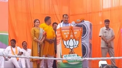 Deputy Cm Keshav Prasad Maurya targtes SP BSP and Congress