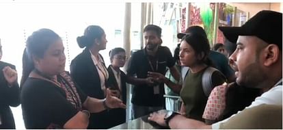 Indore News: एयर इंंडिया की मुंबई उड़ान साढ़े तीन घंटे लेट हुई, भड़के यात्रियों ने एयरपोर्ट पर किया हंगामा Delay in Air India flight, commotion of passengers, aircraft did not come from Delhi itself