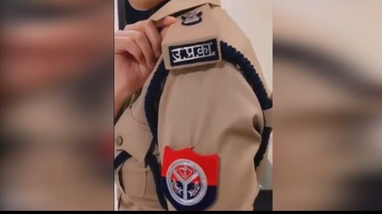 mainpuri jail superintendent komal mangalani Singham style viral after abused constable from stage