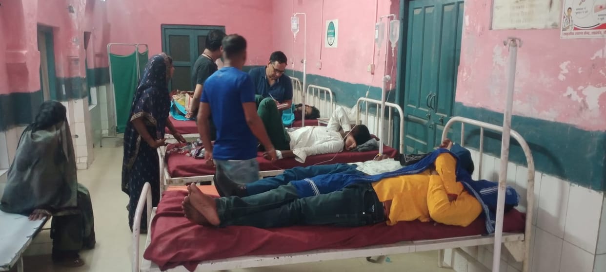 Jaunpur: Such ras malai, after eating which started getting sick, 50 people reached the hospital, there was a