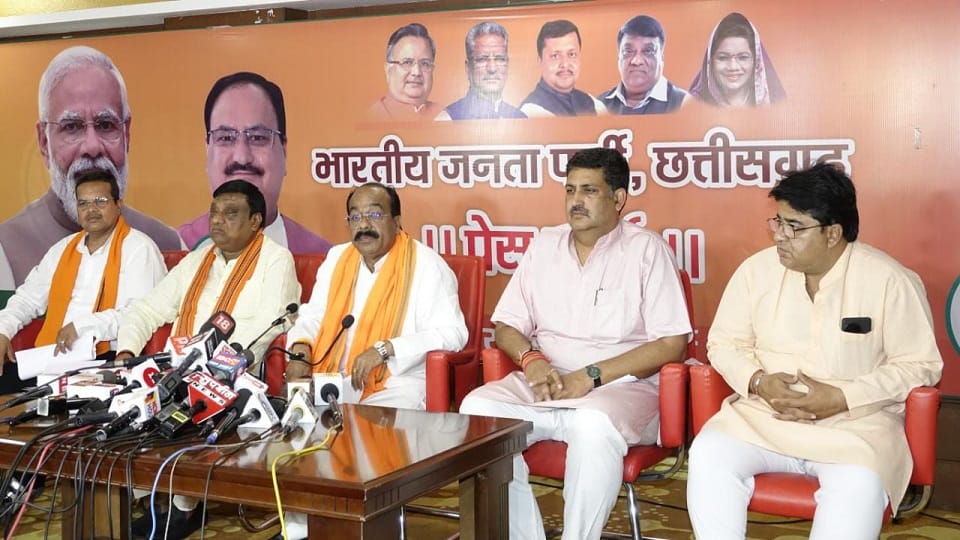 Arun Sau said Bhupesh Baghel left behind Manmohan government in the series of scams