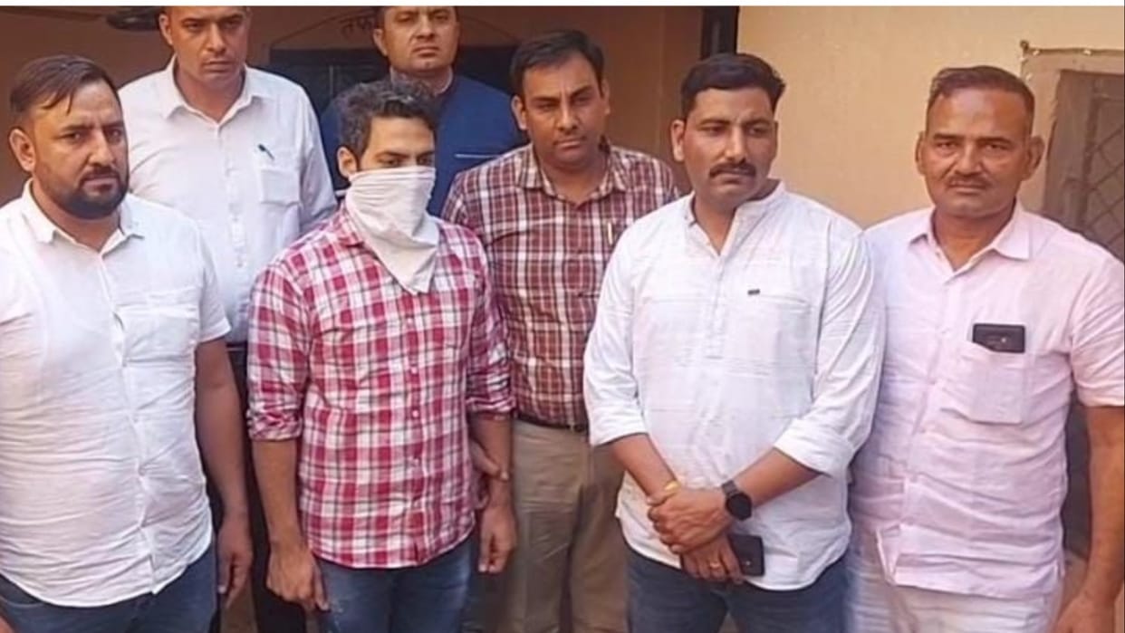 Divisional Medical Officer of Railway arrested in Panipat taking bribe of five lakh rupees