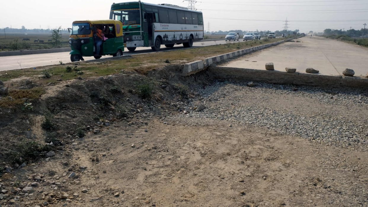 Gorakhpur Varanasi Highway work incomplete