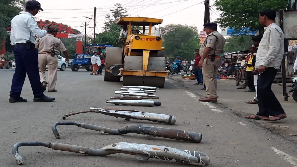 Jabalpur News Road roller mounted on Kanfodu silencer