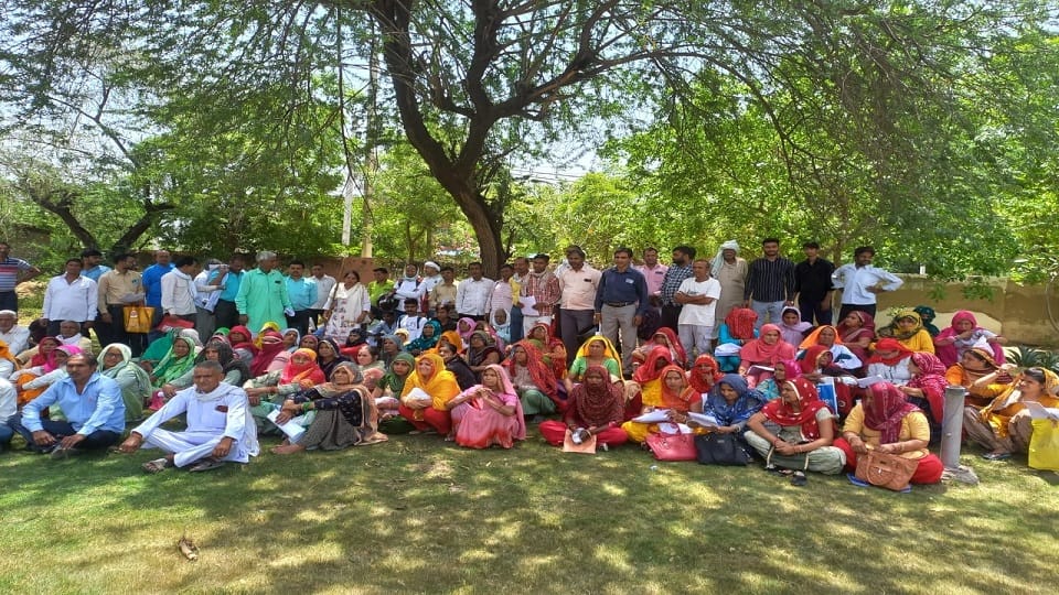 Company absconding for seven years after taking crores from more than two thousand people in Narnaul
