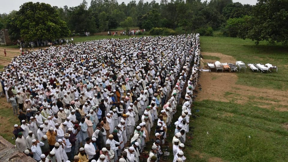 bodies of nine people of the same family were buried in moradabad