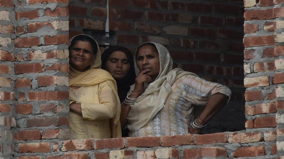 bodies of nine people of the same family were buried in moradabad