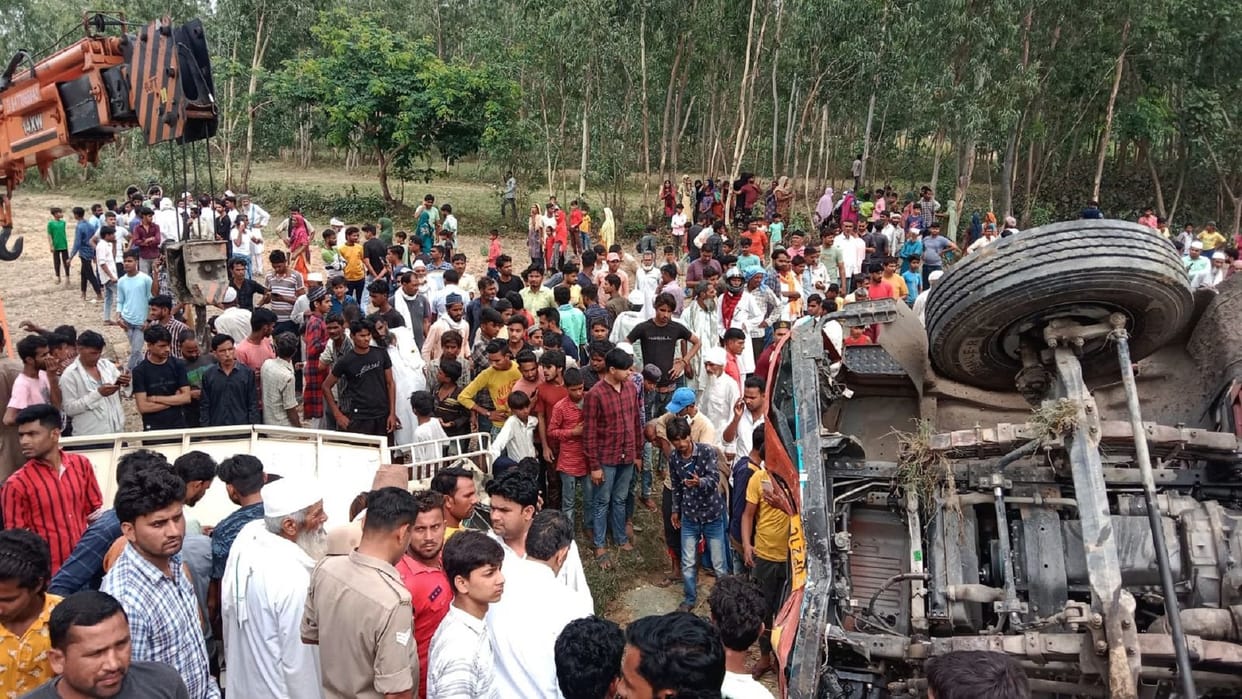Moradabad Road Accident Head was torn due to collision, bones were shattered, revealed from postmortem report