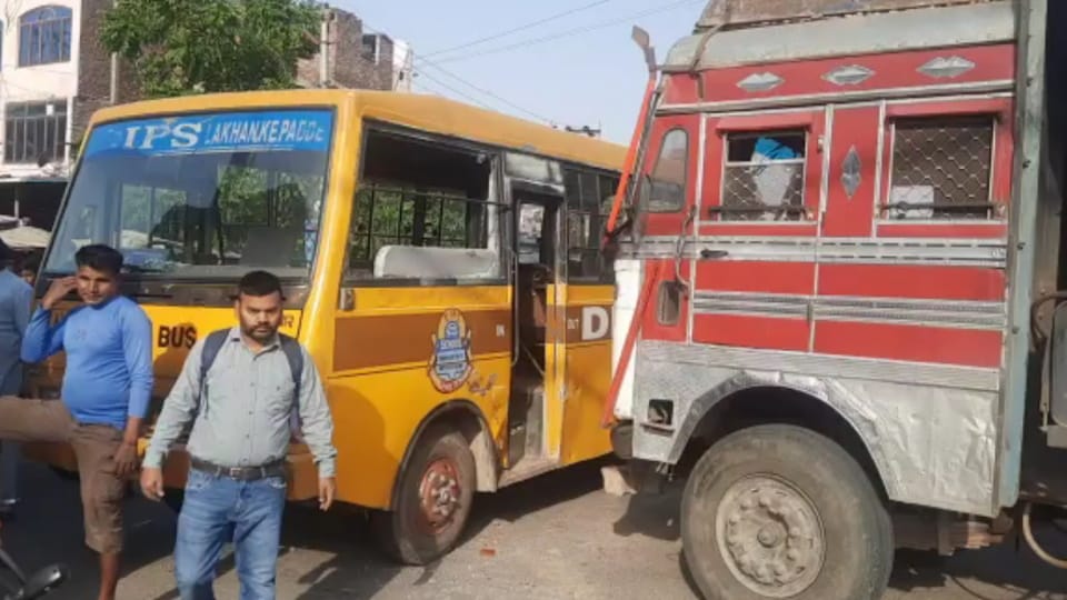 Speeding tipper hit school bus full of children in Kapurthala