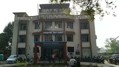 Bihar News: Dead body of youth found hanging from tree in Nawada