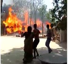 Daughter's wedding procession was to come after a day, fierce fire started due to cylinder leak, clothes and f