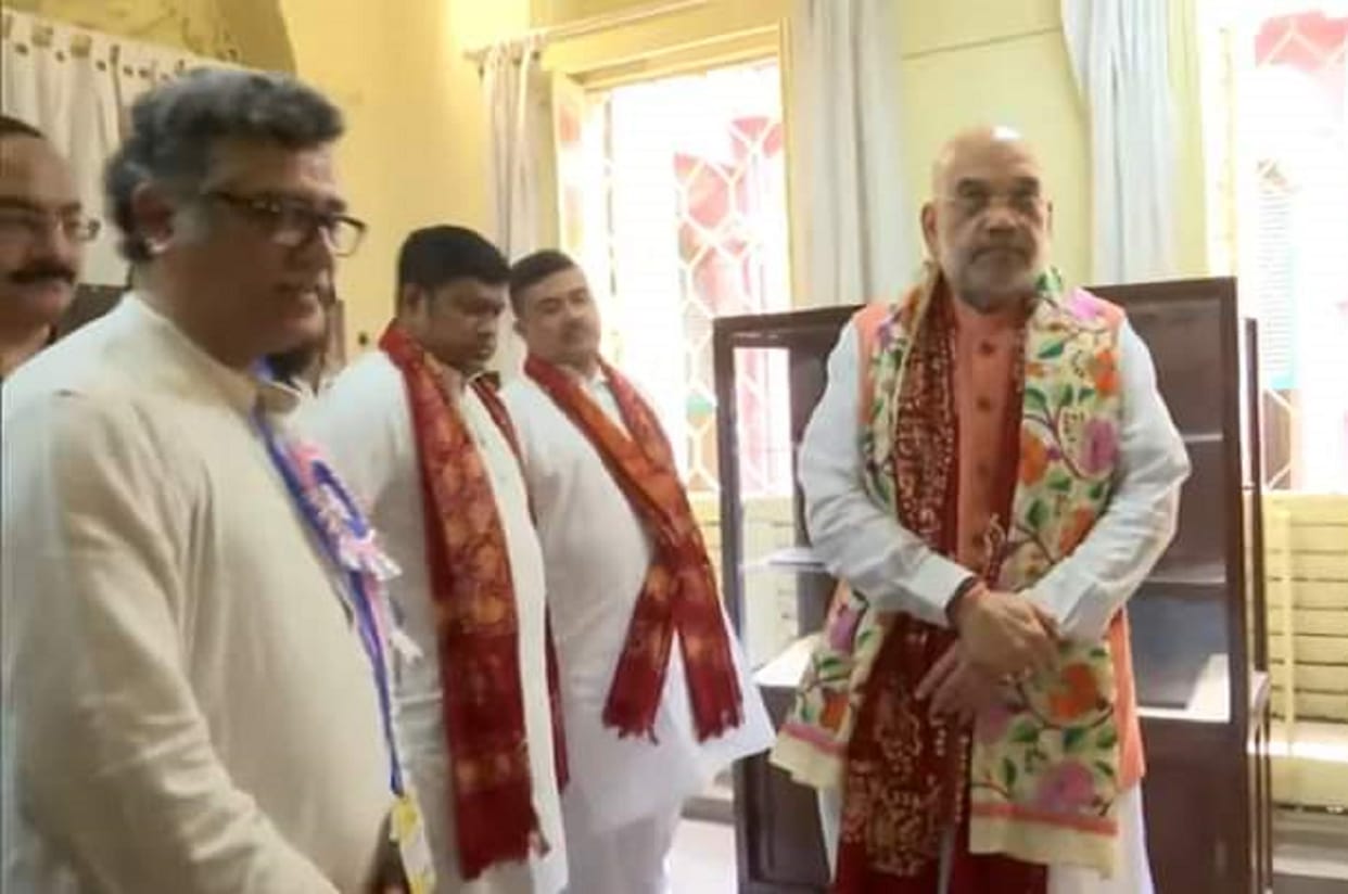 West Bengal: Home Minister Amit Shah paid tribute to Gurudev, said- Kaviguru thoughts give us vision