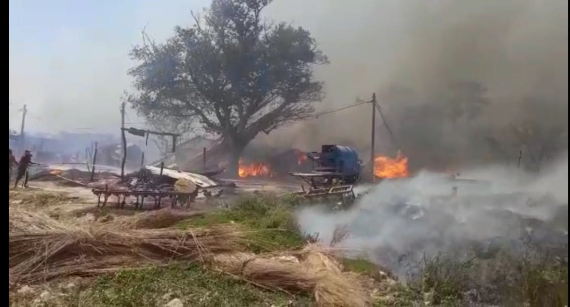 Bihar: 200 houses burnt to ashes in a fierce fire in Bhagalpur, wedding preparations in many houses