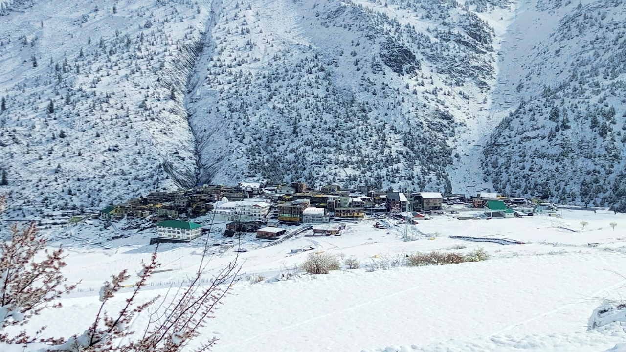 Cold Wave in Himachal Pradesh Hailstorm, Snowfall IMD Forecast Weather News in Hindi