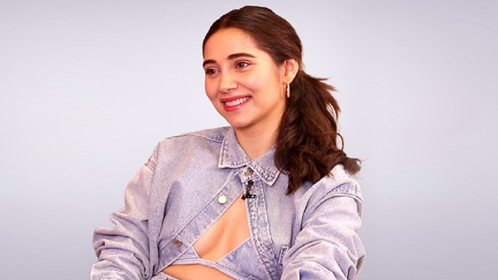 Zahrah S Khan Salma Agha daughter changed her identity after acting she got a big chance in singing