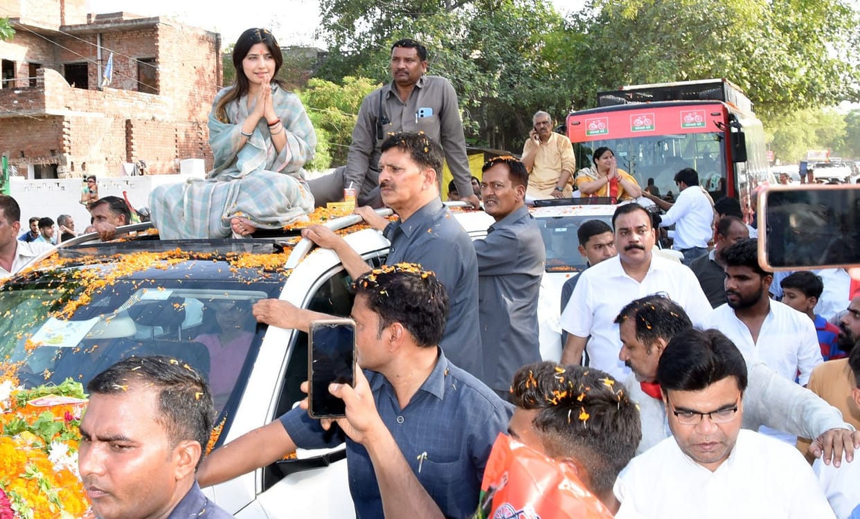 Dimple Yadav Said Kanpur got the status of smart city, the problem of filth, garbage, stray animals is the sam