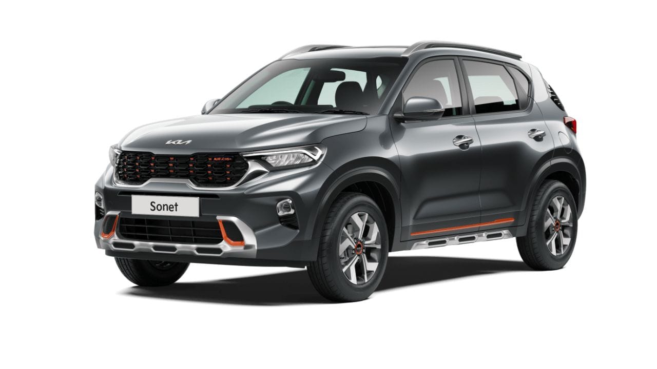 Features like sunroof are available in these four low priced hatchback and suvs, know the complete details