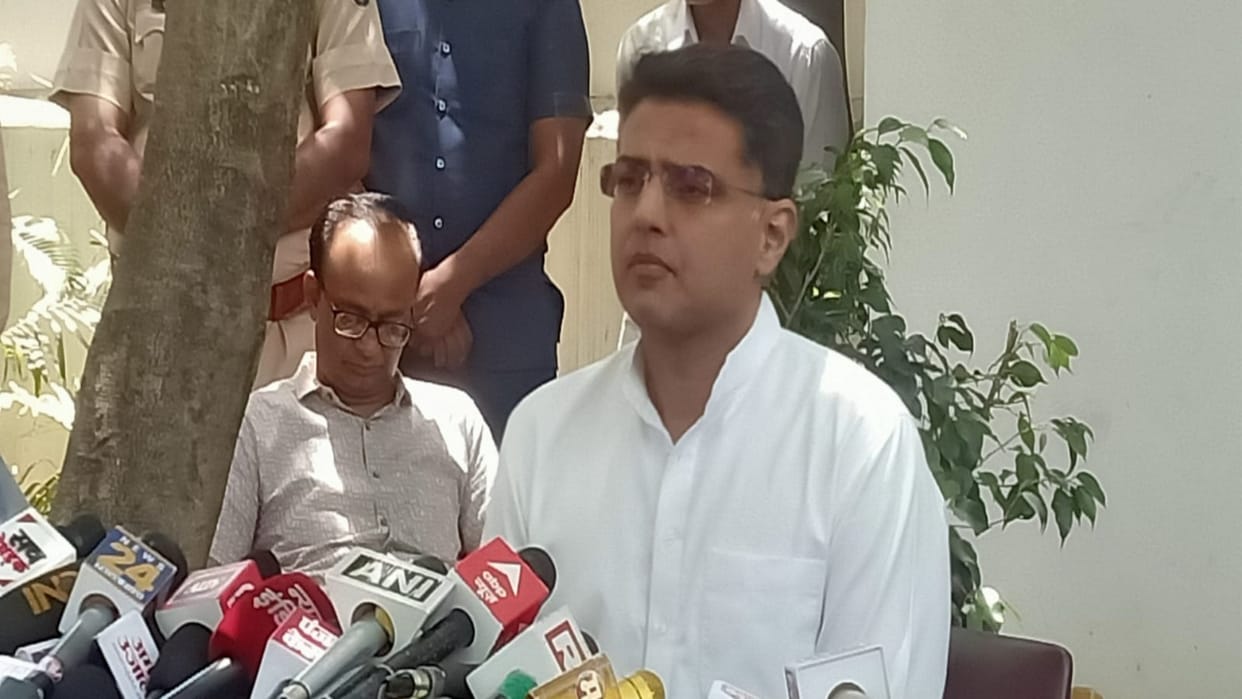 Sachin Pilot reached Jantar Mantar among wrestlers