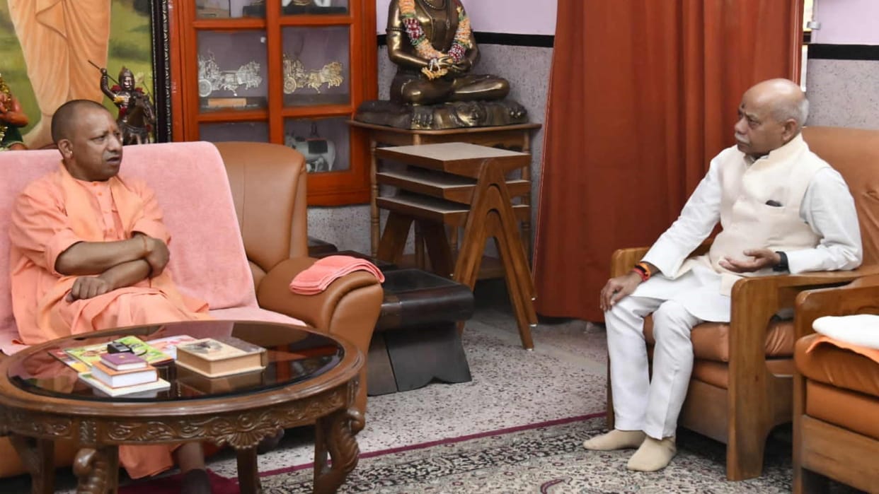 CM Yogi meet Himachal Pradesh Governor Shiv Pratap Shukla