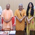 मुख्यमंत्री योगी से बुधवार को फिल्म ' द केरला स्टोरी' की टीम ने शिष्टाचार मुलाकात की।