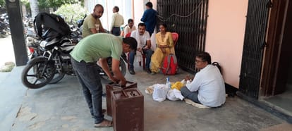 Azamgarh: Polling parties start sending, 4 lakh 57 thousand voters will elect new government
