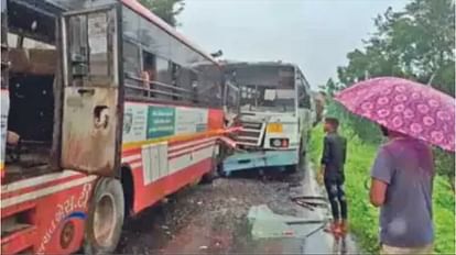Gujarat: निजी लग्जरी और राज्य परिवहन बस की टक्कर में पांच की मौत, घायलों का अस्पताल में इलाज जारी Gujarat: Five killed in collision between private luxury bus and state transport bus