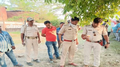 Student was beaten up by mall store manager for stealing chocolate in Bettiah; CCTV footage surfaced
