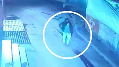 Ujjain: चोरों के निशाने पर सिद्धवट, एक हफ्ते में 10 से अधिक चोरियां, तीर्थ-पुरोहितों के होटलों से सामान चोरी Ujjain Crime Siddhavat on the target of thieves more than 10 thefts in a week