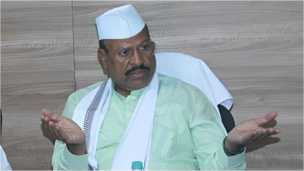 Farmers get fertilizers, seeds and crop loans on time, Maha Agriculture Minister gave instruction to officials