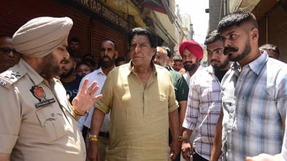 Party workers clashed at many places in Jalandhar by election