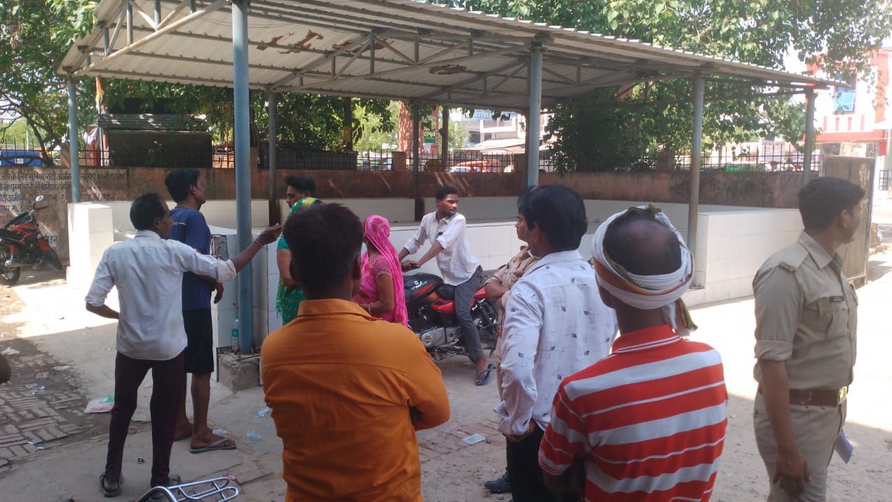 Husband brutality in Unnao, first he was beheaded with hammer and brick, then he was stabbed with a knife