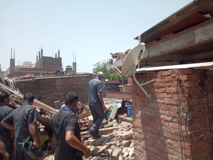 Moments of panic in Kanpur Blast, Bricks and stones fell like rain, father shouted building is about to collap