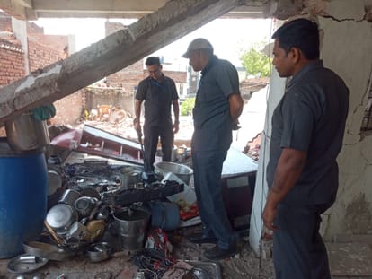 Moments of panic in Kanpur Blast, Bricks and stones fell like rain, father shouted building is about to collap