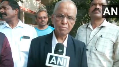 नारायणमूर्ति, वोट देने के बाद मीडिया से बा करते हुए