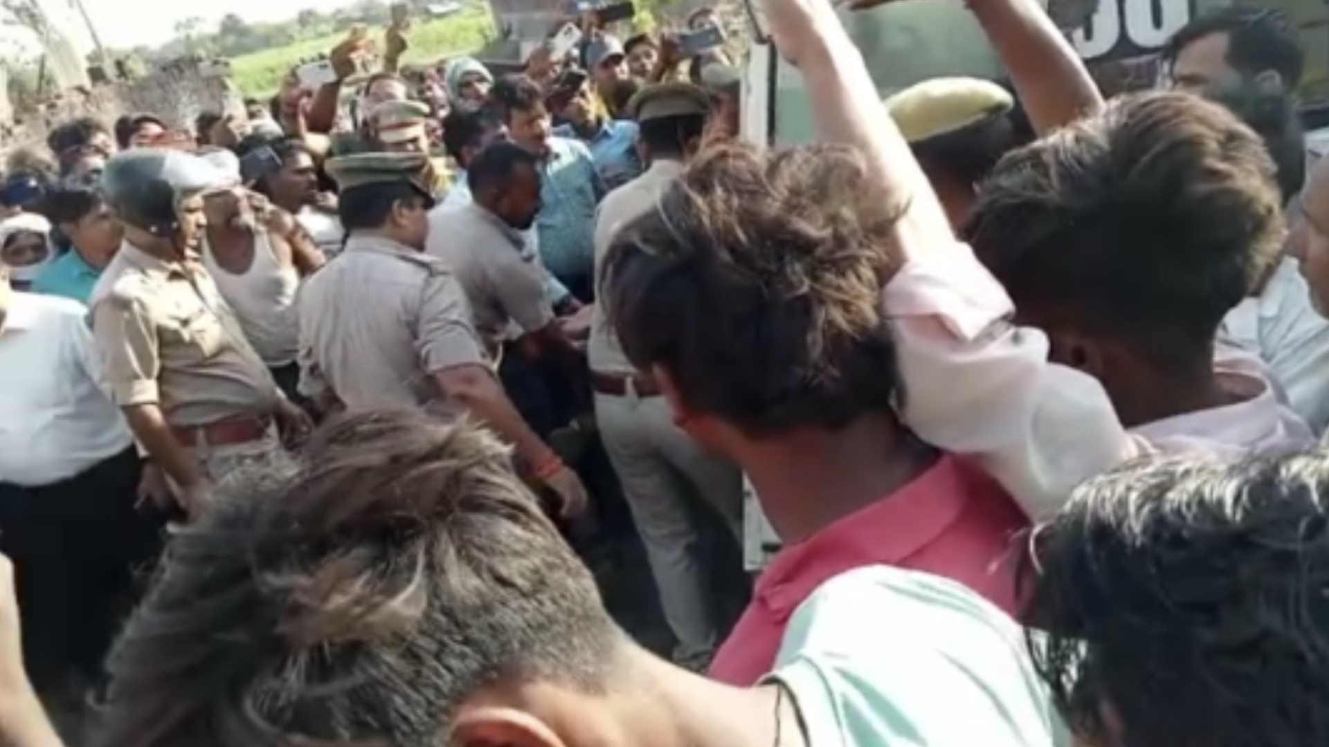Fire Broken out and many killed in kushinagar
