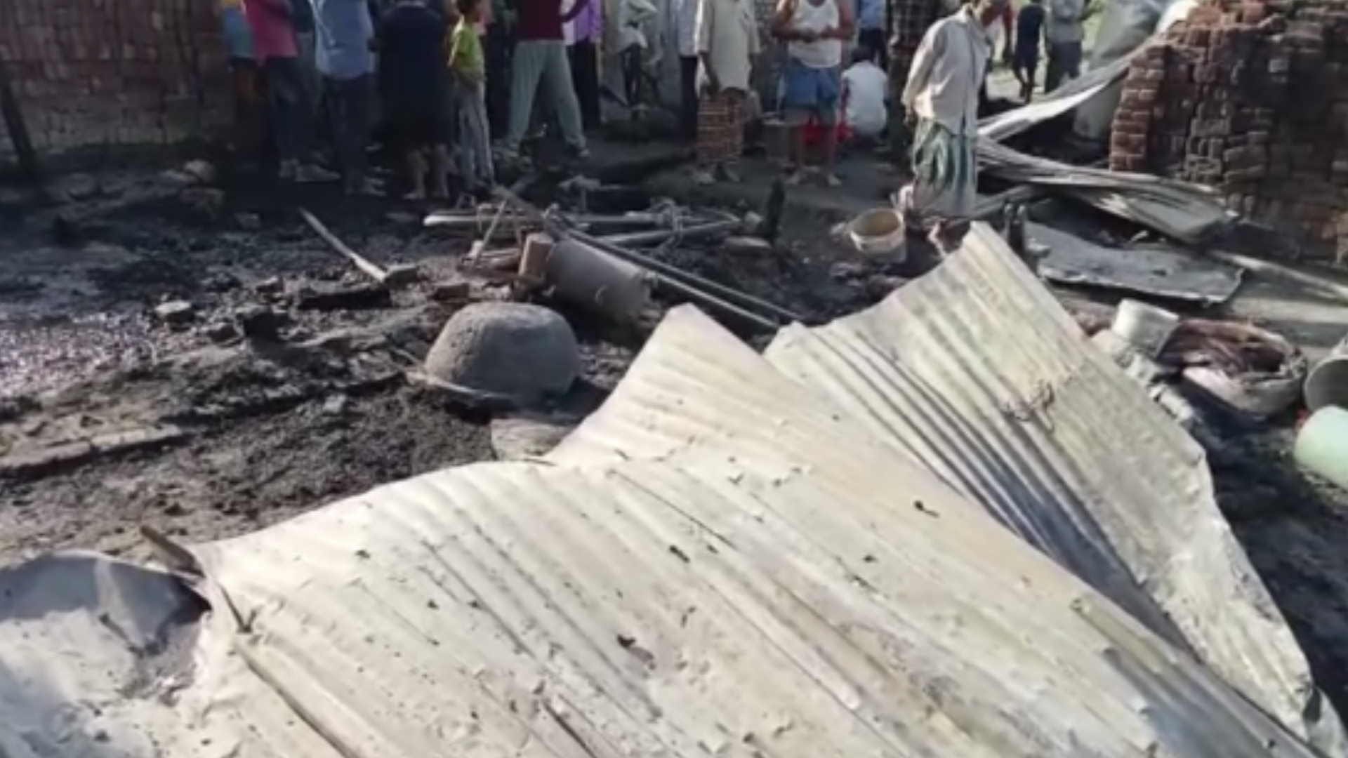 Fire Broken out and many killed in kushinagar