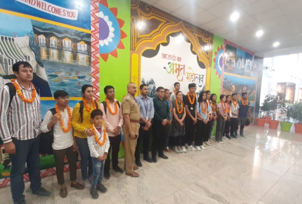 Lucknow News: 153 students from Manipur returned to the state, five students have expressed their desire to st
