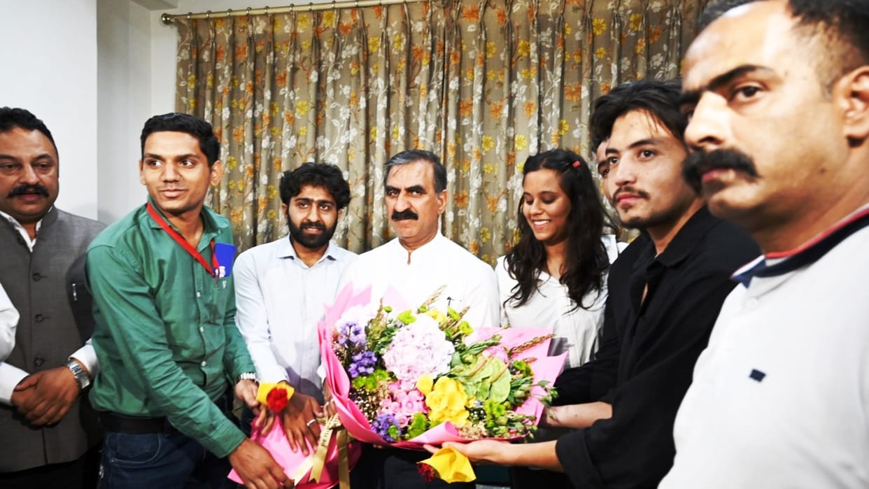Students evacuated from Manipur thanked CM sukhvinder singh sukhu for quick help