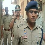 जफर खां चंदा के आवास पर पुलिस की दबिश