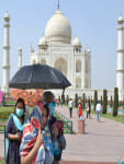 Tajmahal: मोहब्बत की इबारत में दरार