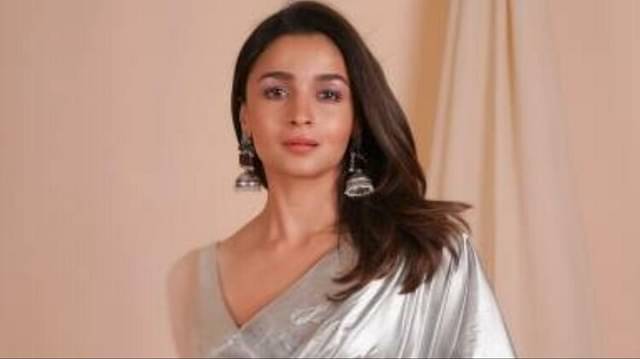 Rocky Aur Rani Ki Prem Kahani actress Alia Bhatt Trolled For supporting bigg Boss OTT 2 winner Elvish Yadav