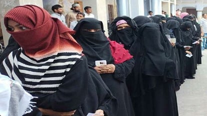 UP Nikay Chunav: आजमगढ़ के मुस्लिम बाहुल्य क्षेत्रों में दिखीं लंबी कतारें, महिलाओं में दिखा गजब का उत्साह UP Nikay Chunav 2023 Long queues seen in Muslim majority areas of Azamgarh