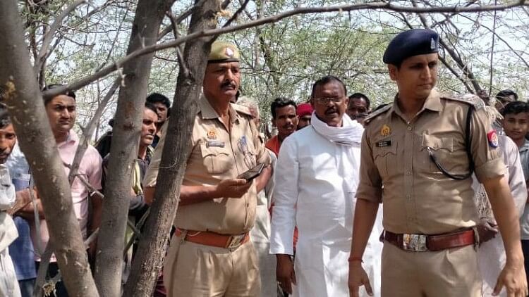 Boy was missing for 10 days in Hamirpur, rotten dead body was found hanging from the tree, Know the matter