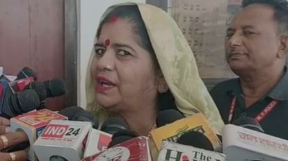 Gwalior: Former minister Imartidevi demanded Scindia to make Dabra a District