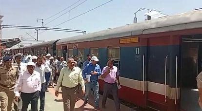 Indore News: इंदौर से पुणे के बीच चलेगी समर स्पेशल ट्रेन,इसी माह होगी शुरू Summer special train will run between Indore and Pune, will start this month