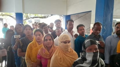 UP Nikay Chunav shahjahanpur nagar nigam voting updates